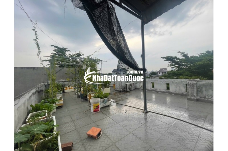7 tỷ 2 - 100m ngang hơn 8m nhà 3 tầng kiên cố sát Vạn Phúc City - HẺM XE HƠI TỚI CỬA